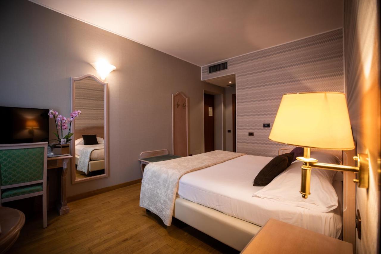 קונאו Hotel Palazzo Lovera מראה חיצוני תמונה